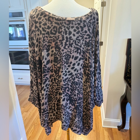 Rain Leopard Sweater Poncho - Picture 4 of 8